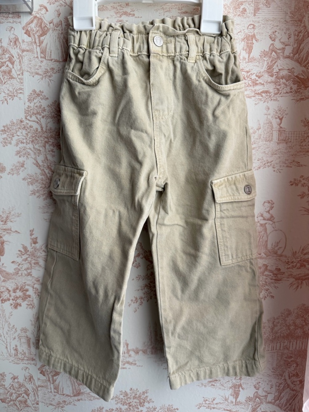 Beige CargoJeans Zara Kids Pants with Elastic Waist. 2-3 years